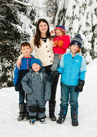 Emond Family Dec 2024-23