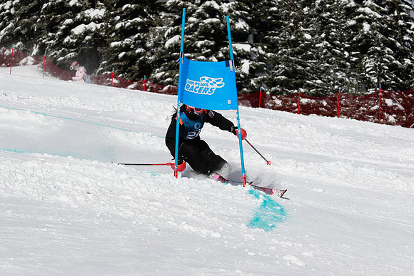 HINGF'25-Fri-Blue Gates Bibs 21-40-19