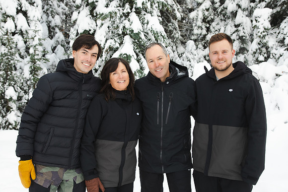Deep Family Sun Peaks New Years 22-23-5