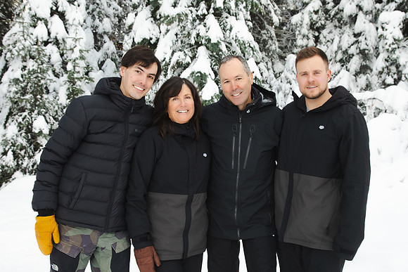 Deep Family Sun Peaks New Years 22-23-7