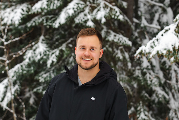 Deep Family Sun Peaks New Years 22-23-35