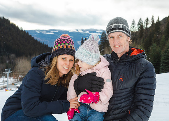 Brynjolfson Family Christmas 2022-16