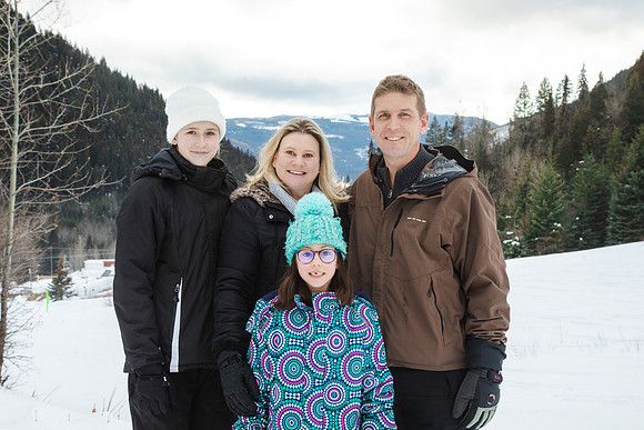 Brynjolfson Family Christmas 2022-38