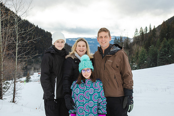 Brynjolfson Family Christmas 2022-43