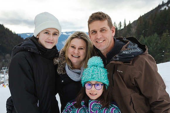 Brynjolfson Family Christmas 2022-44