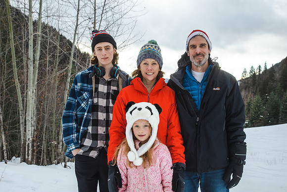 Brynjolfson Family Christmas 2022-81