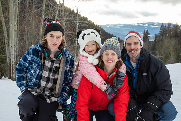 Brynjolfson Family Christmas 2022-87