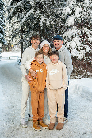Woods Family Dec 2024-87
