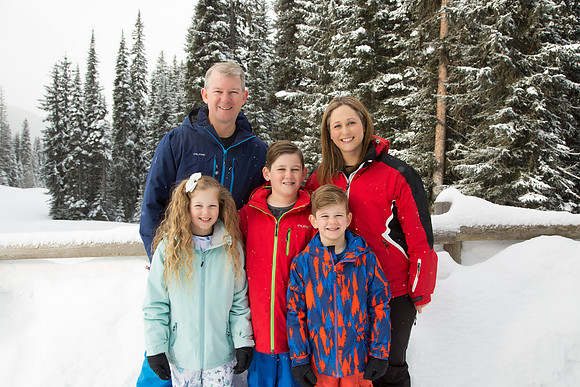 Sunpeaks village2020-30