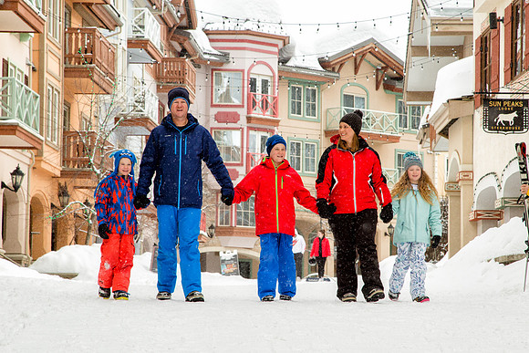 Sunpeaks village2020-120