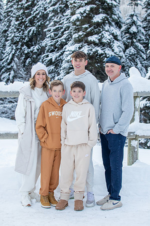 Woods Family Dec 2024-30